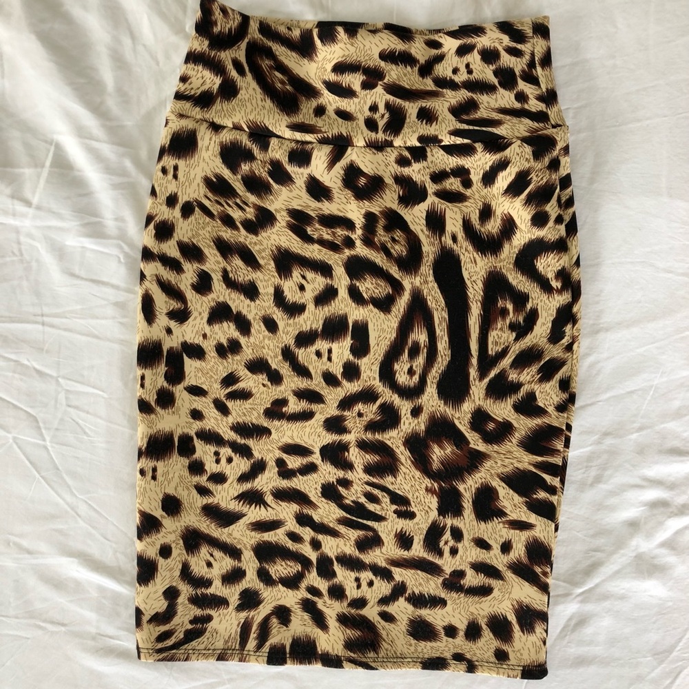 Leopard print pencil skirt